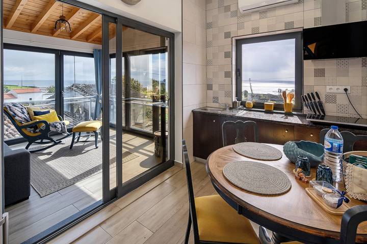 Apartamento entero, Apartamento 'Cantinho Da Maresia' con vistas al mar, Wi-Fi y aire acondicionado in Porto Martins, Terceira (Azores)