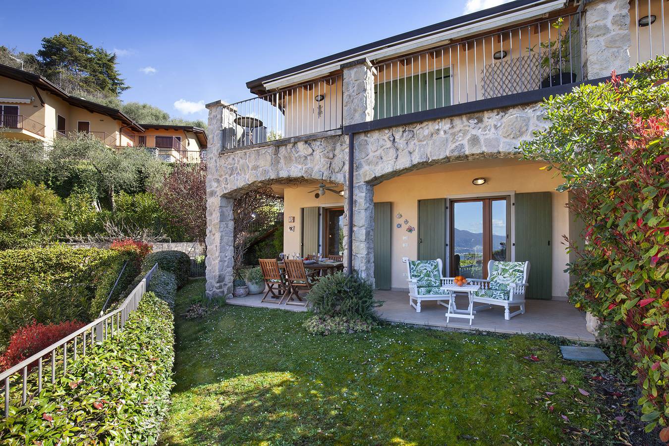 Ganze Wohnung, Apartment Laghetto with Pool in Torri del Benaco, Gardasee-Berge