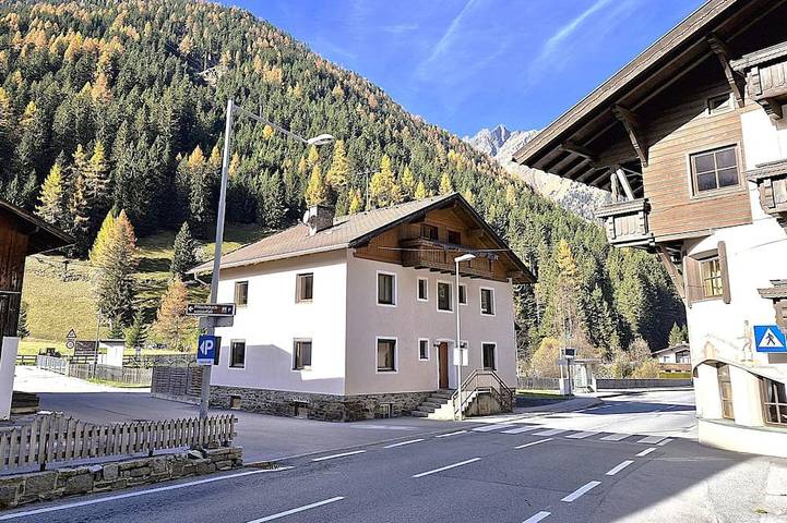 Ferienhaus für 25 Personen, mit Terrasse im Pitztal