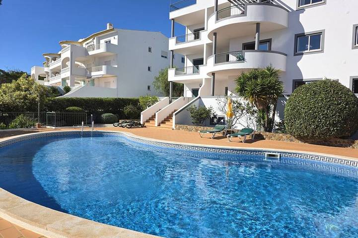 Vacation rental for 4 people, with Hot tub and Terrace as well as Pool in Luz