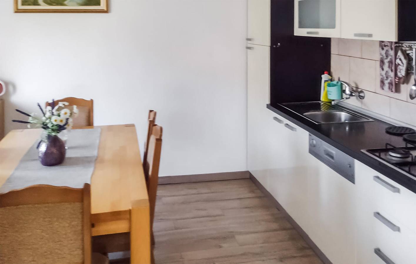 Gemütliche 2-Zimmer-Wohnung mit Pool, in der Nähe des Flusses Korana und von Smoljanac in Smoljanac, Lika-Senj