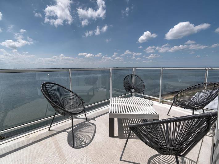 Vacation rental for 4 people, with terrace in Zeeland