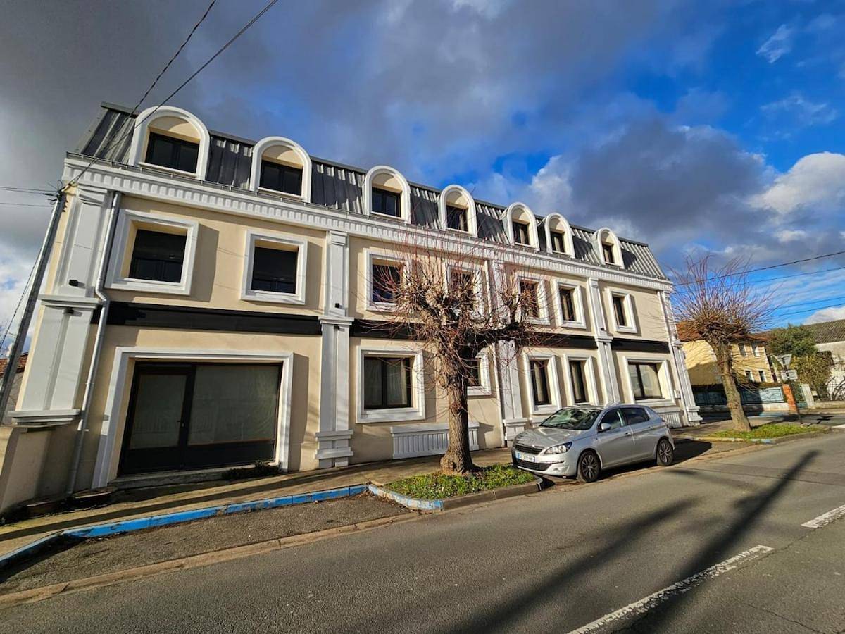 Appartement entier, One-Bedroom Apartment in Paray-Vieille-Poste, Essonne