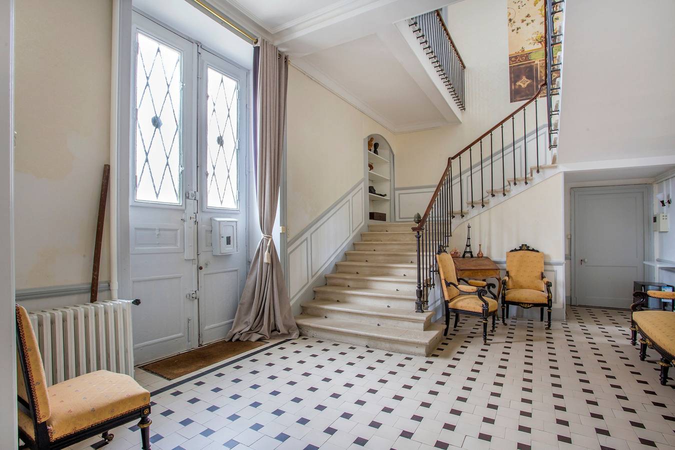 Maison de maître avec piscine privée, terrasse privée et Wi-Fi in Fontenay-le-Comte