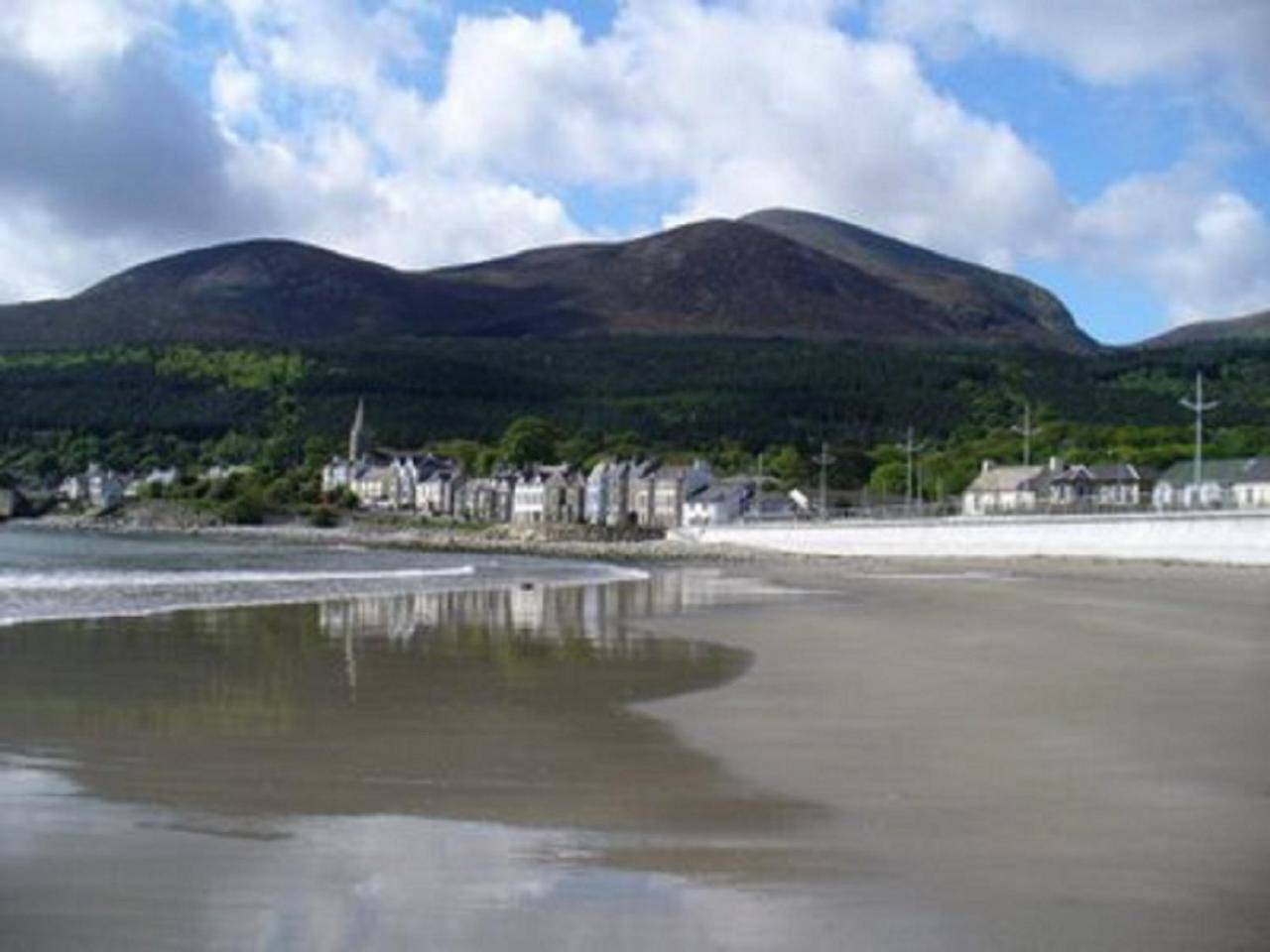 Entire apartment, Apartment with Sea View in Newcastle (County Down), County Down