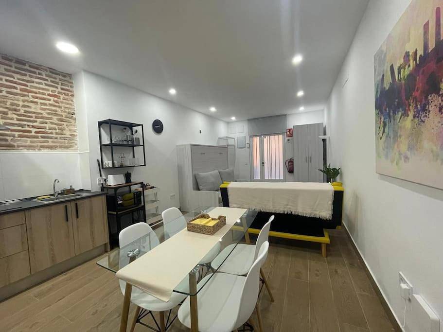 Apartamento entero, One-Bedroom Apartment in Centro (Madrid), Madrid