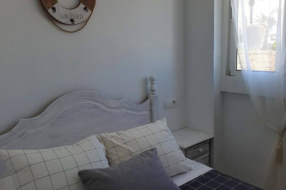Entire apartment, Homerez - 25 m² Apartment in Poble Nou with Terrace in el Poblenou del Delta, Amposta
