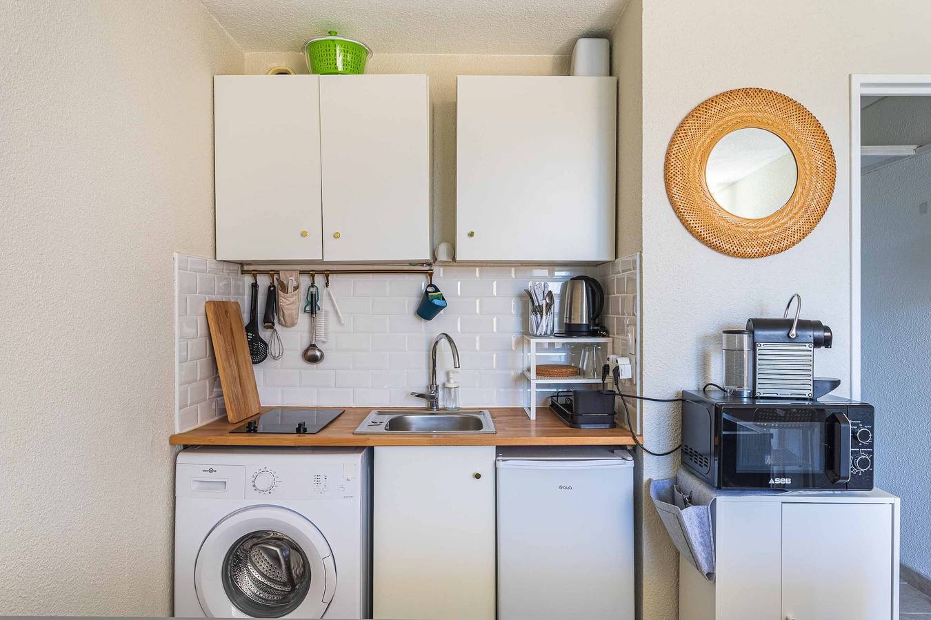 Entire apartment, Le Mimosa Ensoleillé - À 400 m de la plage in Bormes-les-Mimosas, Parc national Port-Cros