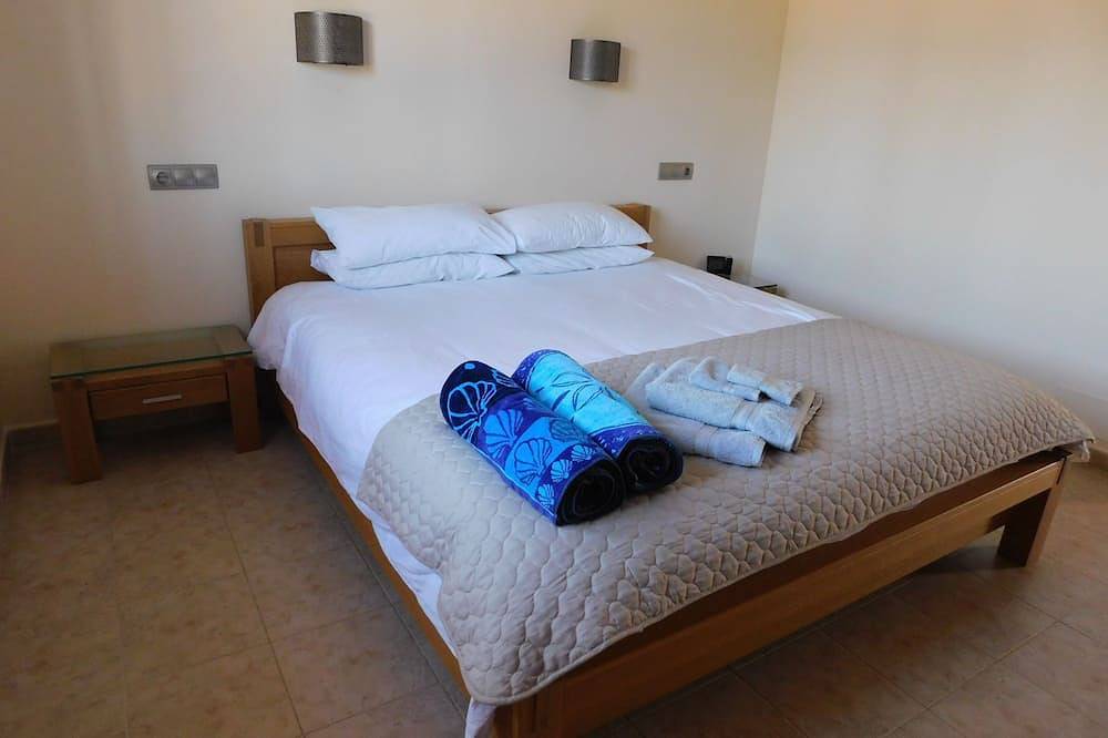 Villa espaciosa de lujo, aire acondicionado, enorme piscina, 3 dormitorios / 2 baños, vistas, todo un nivel in Albox, Provincia de Almería