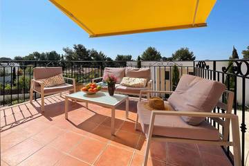 Gîte pour 5 personnes, avec balcon, animaux acceptés dans Plage Du Capelan Bandol