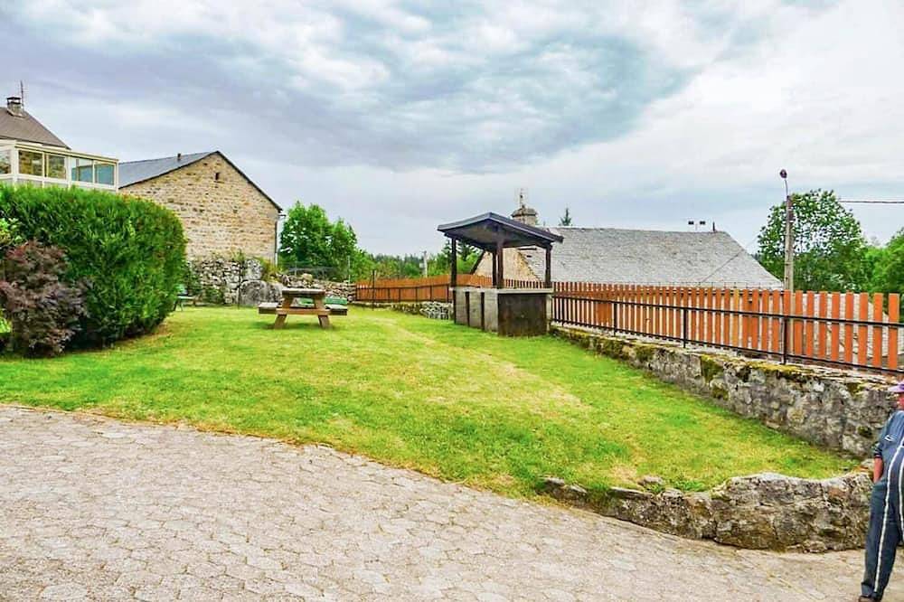 Le gîte Aubrac, 4 personnes au Bacon in Les Monts-Verts, Région de Mende