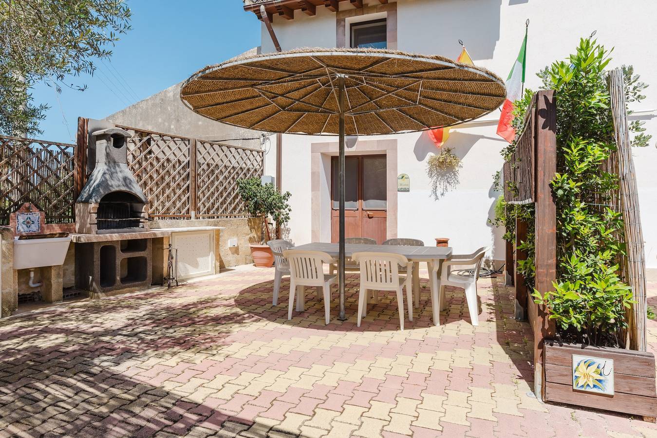 Appartamento intero, Appartamento 'Casa Vacanze 4 Pileri - Marchese' con vista sulle montagne, piscina in comune e Wi-Fi in Sciacca, Provincia di Agrigento