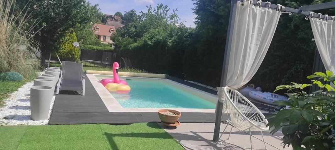 Location de vacances pour 8 personnes, avec vue et terrasse ainsi que piscine et jardin dans Vexin-sur-Epte