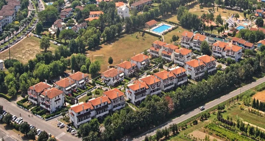 Villa per 4 persone, con giardino e piscina nonché terrazza, con animali domestici - 1