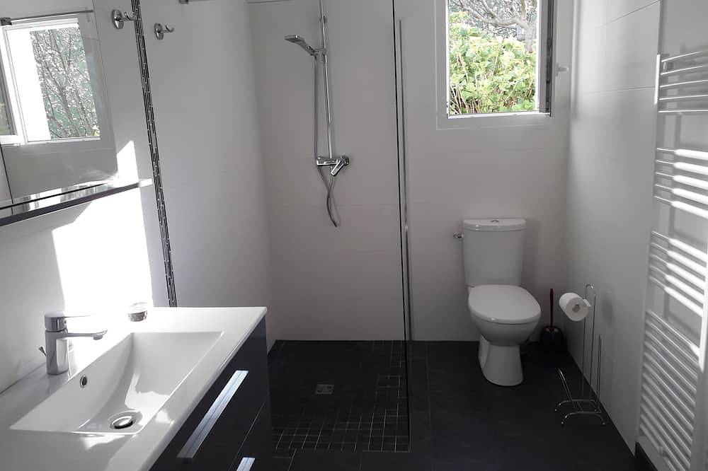 Entire apartment, T2 apartment - 45 m2 - for holidays in Urrugne near St Jean De Luz in Urrugne, Bayonne region