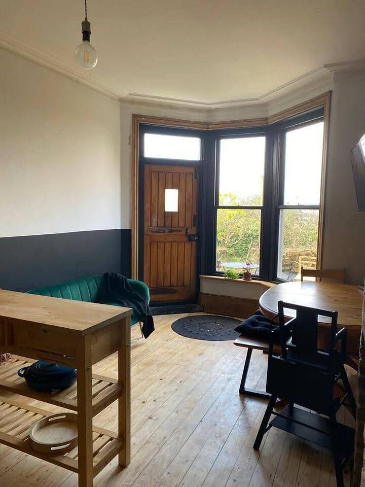 Edwardian Villa by the Sea, Sleeps 8, Coastal Walk in Frinton and Walton, Essex