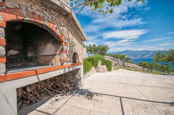 House Vela Lozna in Postira, Brac