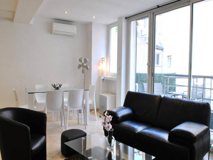 Gîte pour 12 personnes, avec terrasse, adapté aux familles dans Office de Tourisme de Cannes - 4