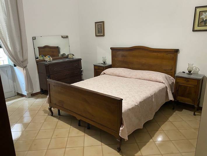 Ferienwohnung für 5 Personen, mit Balkon und Garten in Salerno