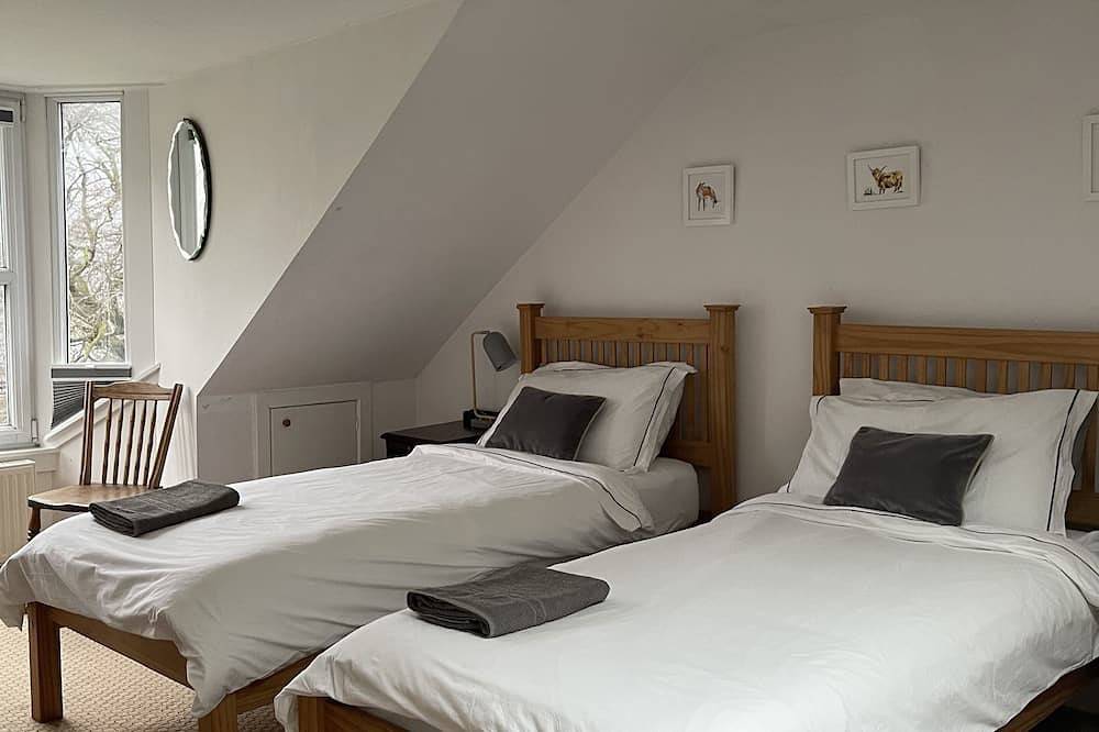 Erweitertes Cottage mit Kino, Kaminofen und herrlichem Blick auf Loch und Berge in Argyll & Bute