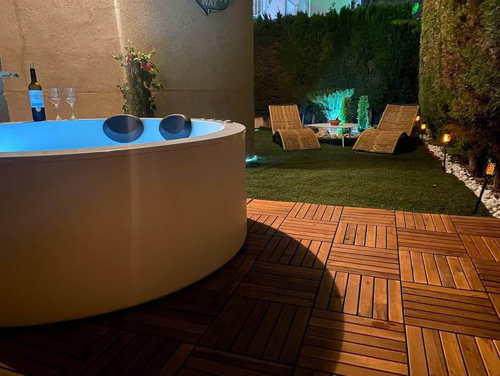 Bungalow para 2 personas, con jardín y balcón en Torrevieja