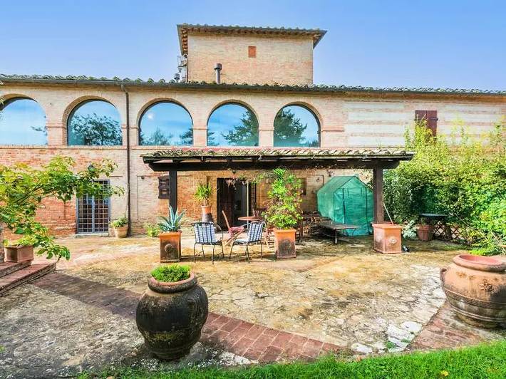 Location de vacances pour 8 personnes, avec piscine et jardin à Buonconvento - 4