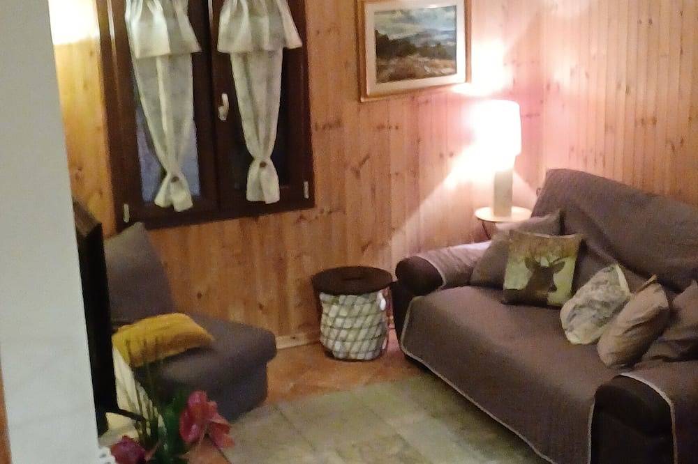 Mountain cabin at the foot of the big mountain in the village of Viggiano in Viggiano, Val d'Agri