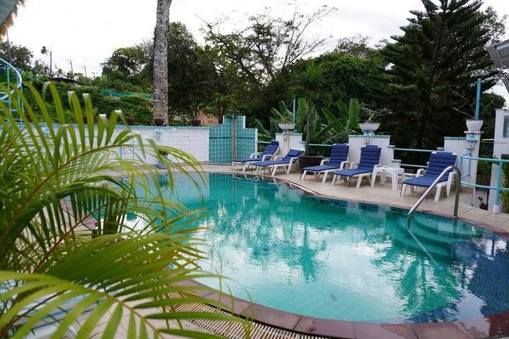 Ferienwohnung für 2 Personen, mit Pool und Ausblick sowie Balkon in Phuket