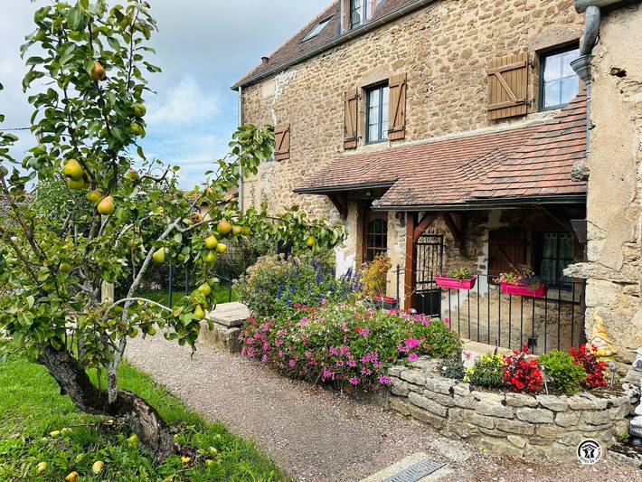 Gîte pour 11 personnes, avec jardin, animaux acceptés