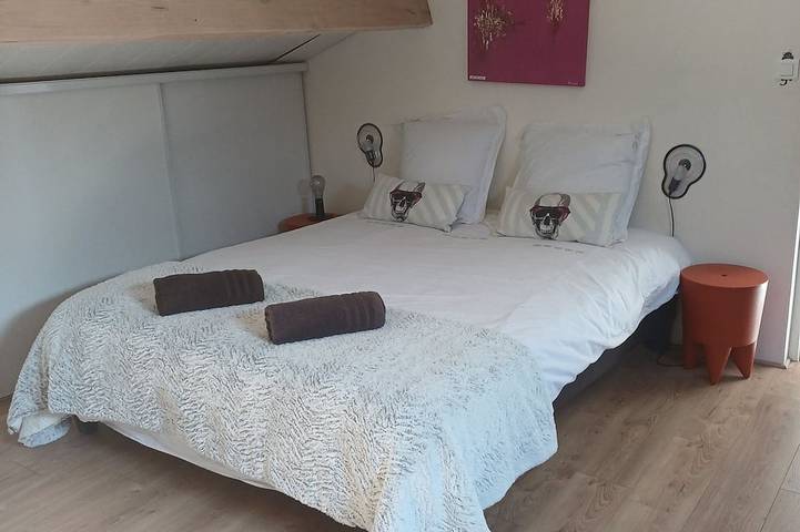 Location de vacances pour 6 personnes, avec terrasse ainsi que piscine et jardin à Bosc - 2