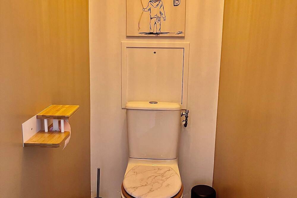 Entire apartment, New T2 with terrace + private garage in city center in Chambéry, Chambéry region