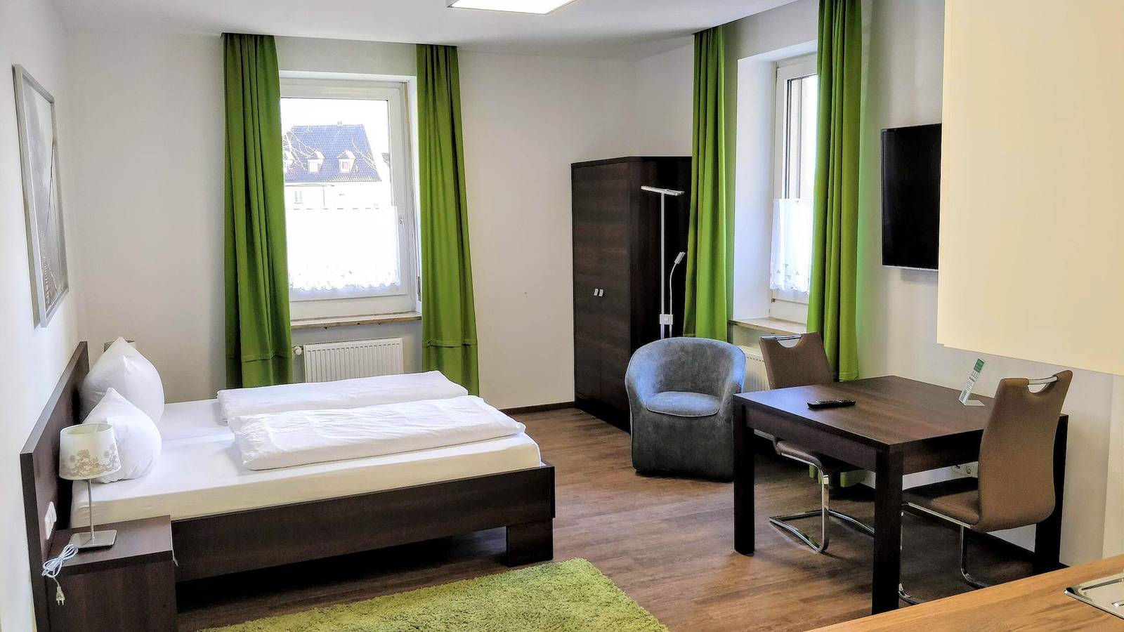 Boardinghouse Stadtvilla Budget - Einbett-Studio mit Küchenzeile und Wlan in Schweinfurt, Fränkisches Weinland