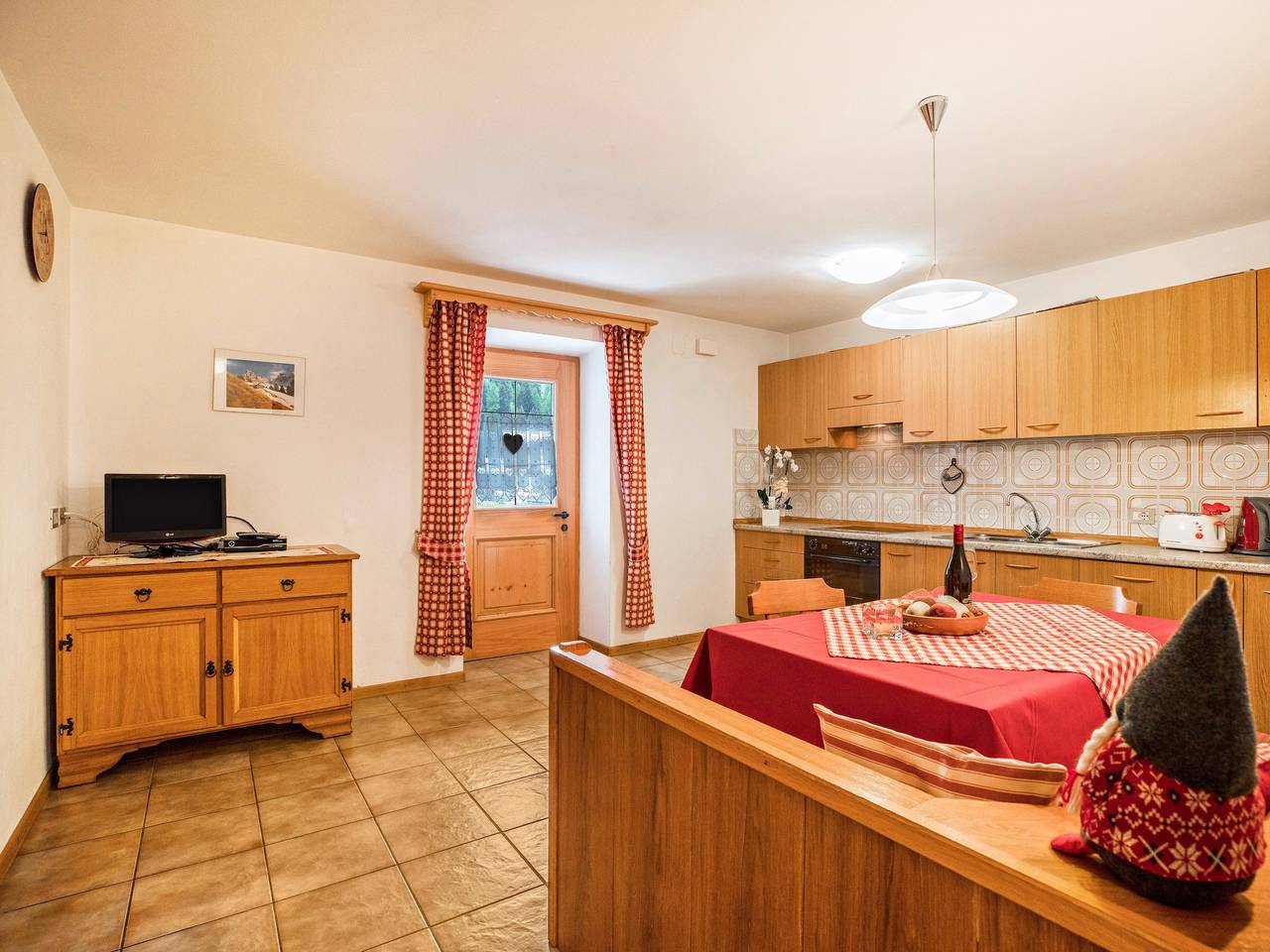 Ganze Wohnung, Ferienwohnung "Ciasa Lino Sas da le Undesc" mit Blick auf die Berge & Wlan in Pozza di Fassa, San Giovanni di Fassa