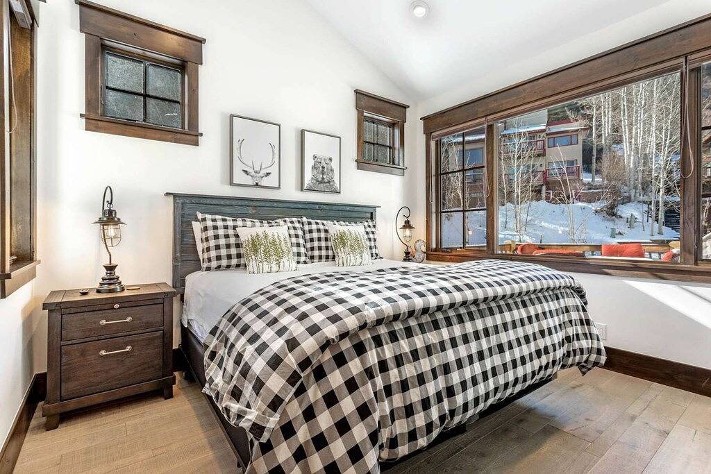 Neue Auflistung! Luxuriöser Kurzurlaub mit privatem Whirlpool, bequem zu Vail und Beaver Creek, Garage für 2 Autos. in Eagle-Vail, Beaver Creek