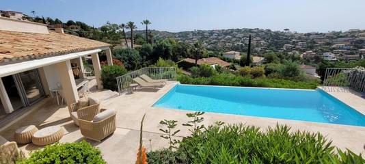 Gîte pour 6 personnes, avec jardin et piscine dans Golf Bluegreen Sainte-Maxime