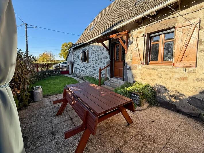 Location de vacances pour 5 personnes, avec terrasse à Pleaux - 4