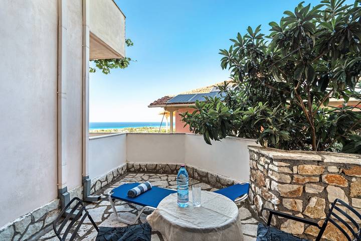 Entire apartment, Apartment "Lefkothea 3" with Sea View, Balcony & Wi-Fi in Frini, Lefkada City