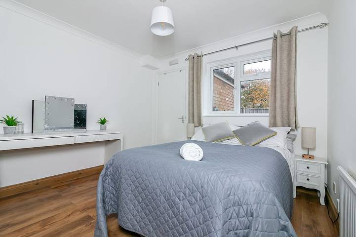 Double ou Twin-Prestige-Sdb privée avec douche-Vue sur Jardin-Lavender Garden... in Stevenage, Hertfordshire