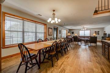 Vacation House for 20 Guests in Lake Texoma, Oklahoma, Picture 1