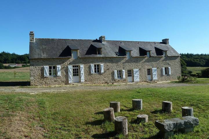 Location de vacances pour 12 personnes, avec Jardin à Guilligomarc'h