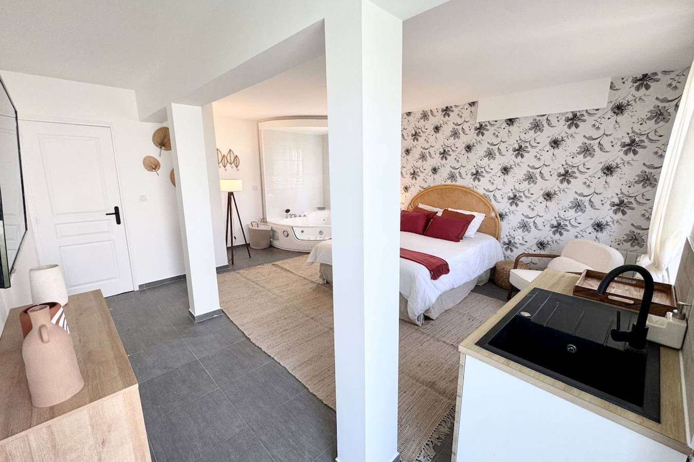 Ganze Wohnung, Escale Douceur avec Spa Privé – Ambiance Bohème in Quéven, Côte des Mégalithes