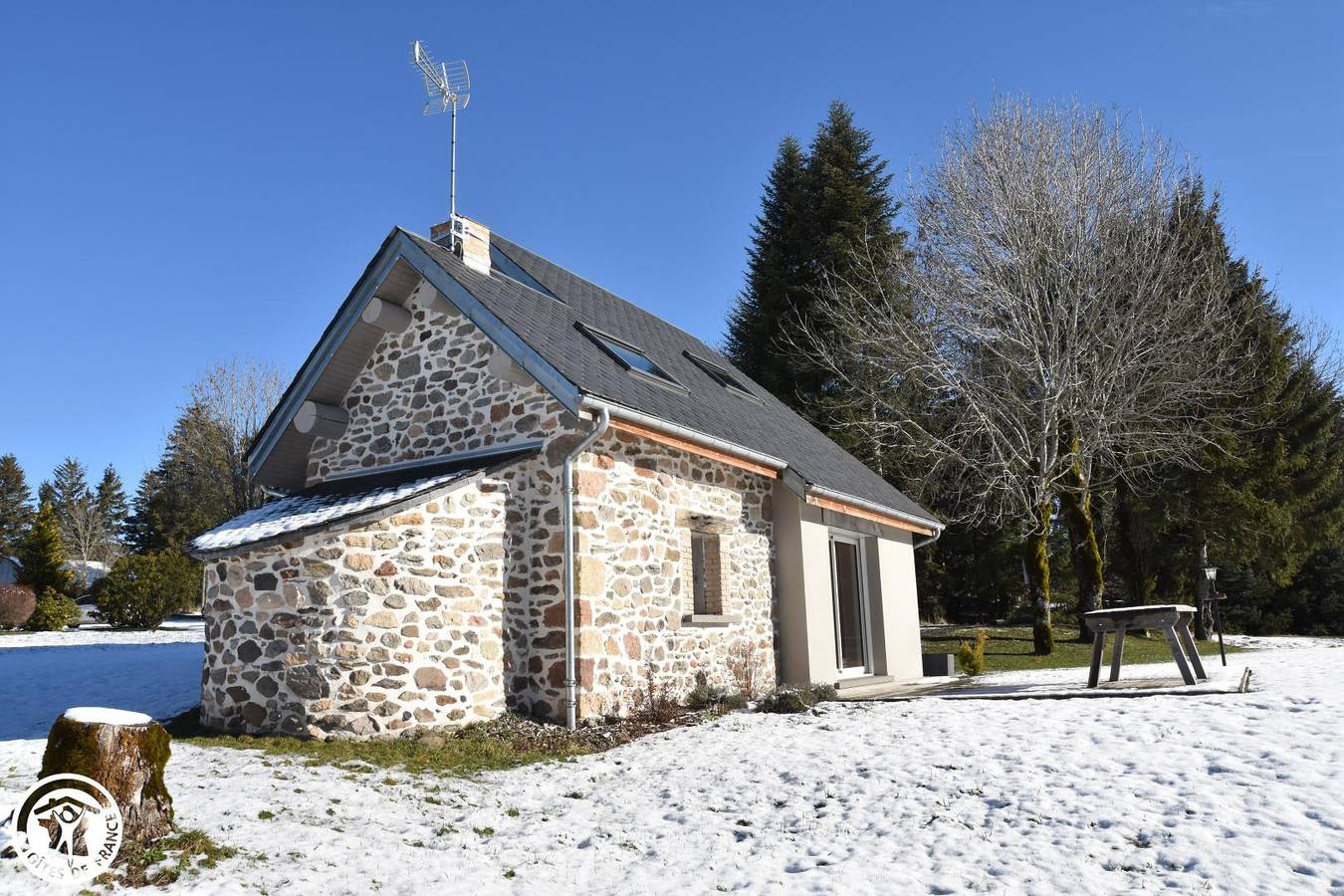 Le Petit Four in Saint-Sauves-d'Auvergne, Parc naturel régional des Volcans d'Auvergne