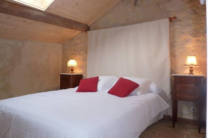 Gîte pour 4 personnes, avec jardin et piscine à Aubussargues - 3