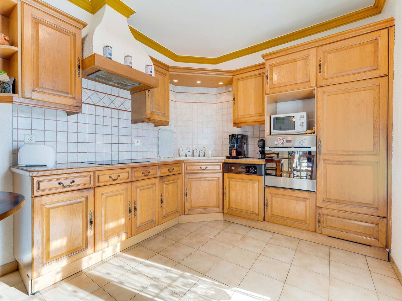 Villa with swimming pool in Sorgues in Sauveterre, Region de Nimes