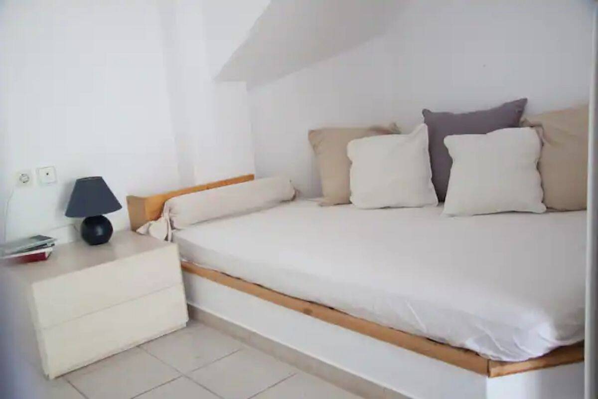 Entire apartment, Apartment 'Maria's House 2' with Mountain View, Wi-Fi and Air Conditioning in Aidipsos, Euboea