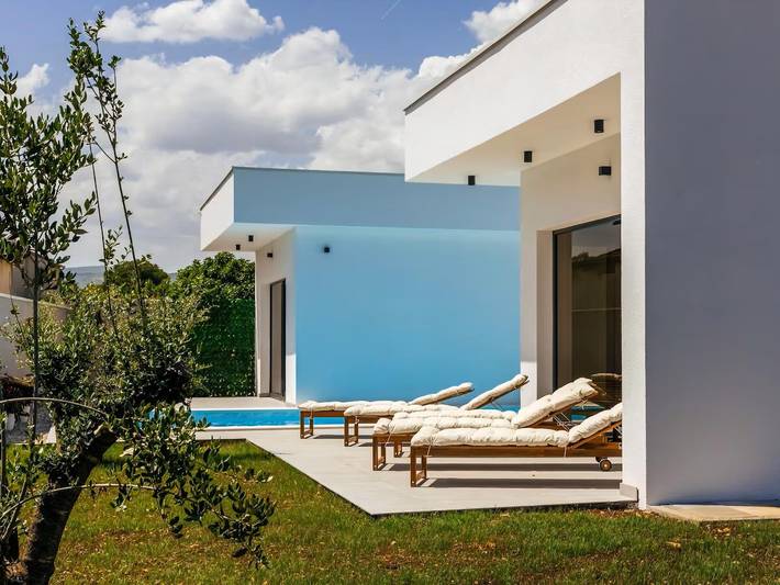 Villa Aura with heated pool in Imotski, Makarska Riviera