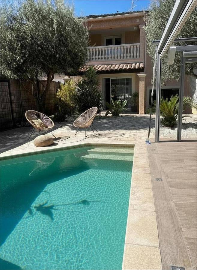 Chalet para 8 personas, con Balcón y Terraza además de Jardín y Piscina en Marsella