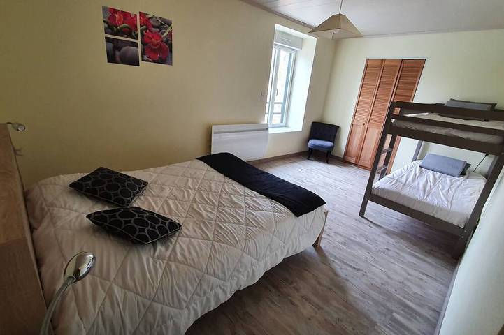 Maison Tournesol à 5min du Puy du Fou  8 personnes in Saint-Malô-du-Bois, Région de La Roche-sur-Yon