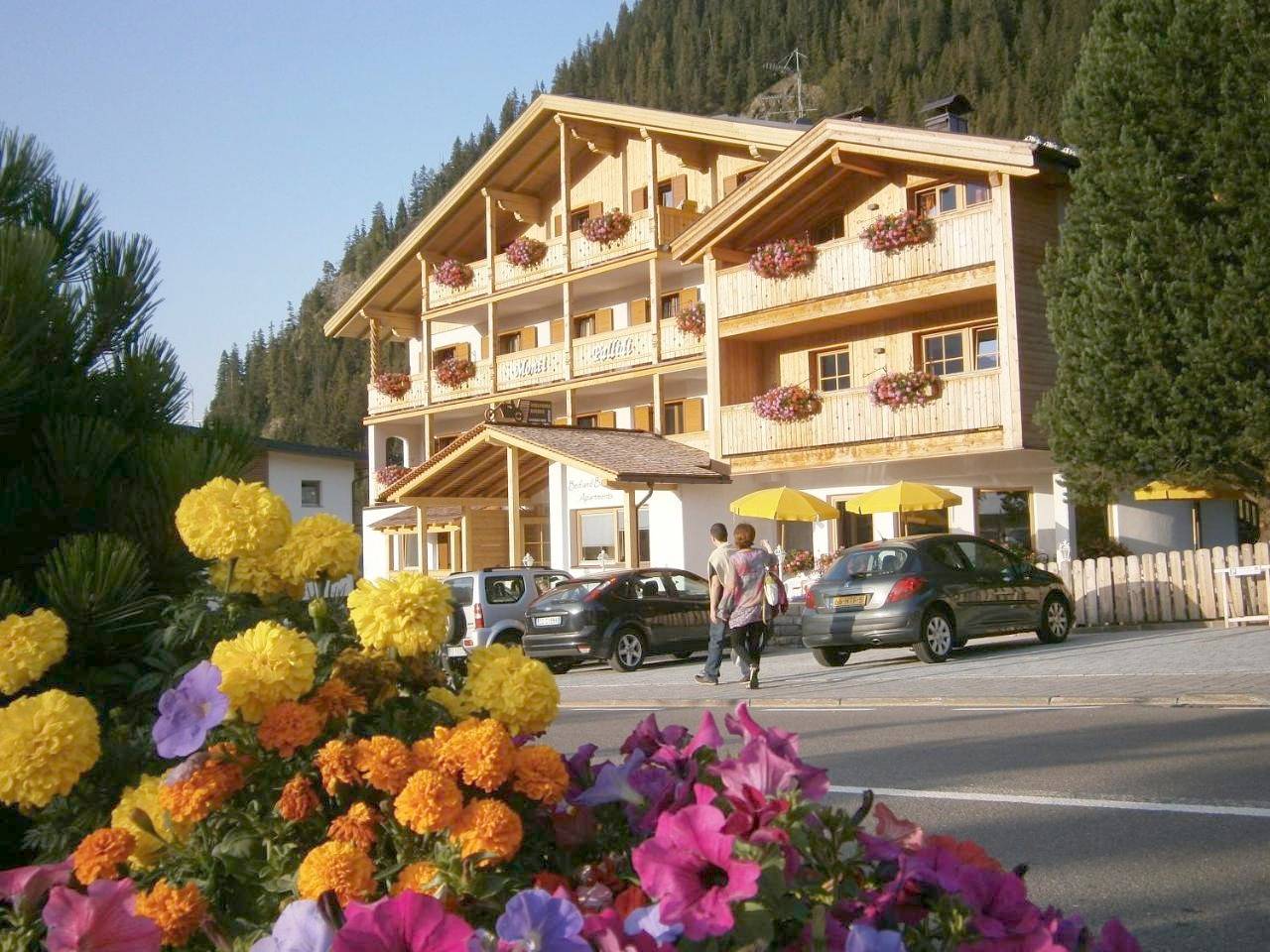 Monti Pallidi B&B Apartments in Corvara in Badia, Dolomiti Superski