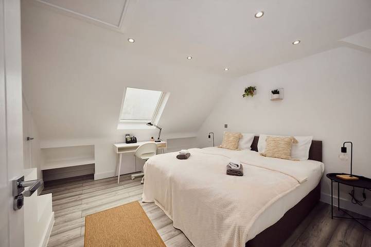 Apartamento entero, New Flat~Free Parking~Ps4~Workspace in Luton, Chiltern Hills